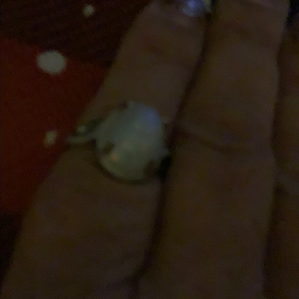 Lg white opal set in SS beautiful! Sz 8 only 1